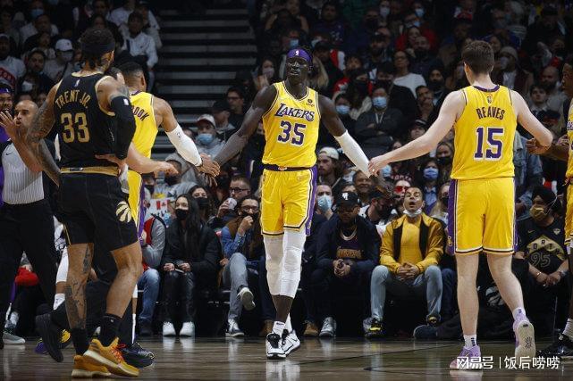 开云网页版-关于NBA常规赛倒计时;多伦多猛龙今夜状态回暖;细节引发关注;气氛紧张;赛程密集仍需轮换的信息