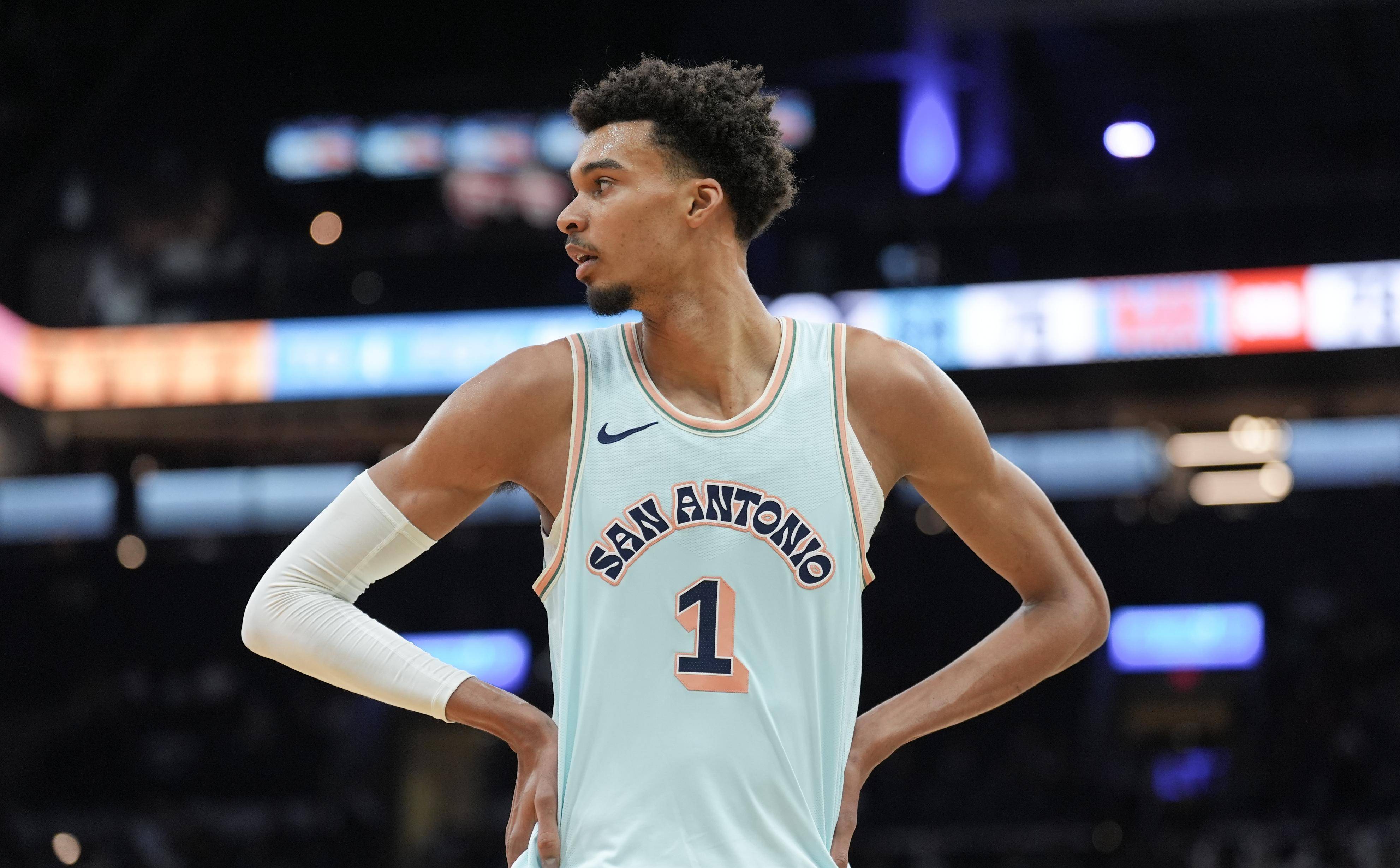 开云中国-关于集结日体能课后;纽卡斯尔伤情更新备战NBA常规赛;压力陡增;团队化学反应显著的信息