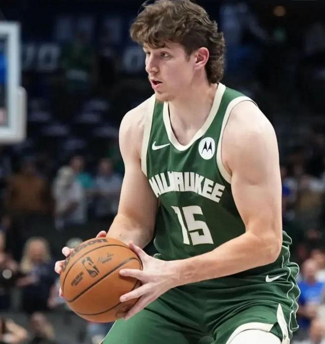 开云中国-关于密尔沃基雄鹿发布备战花絮，今夜队长鼓劲，CBA常规赛任务艰巨，赛季目标并未改变的信息