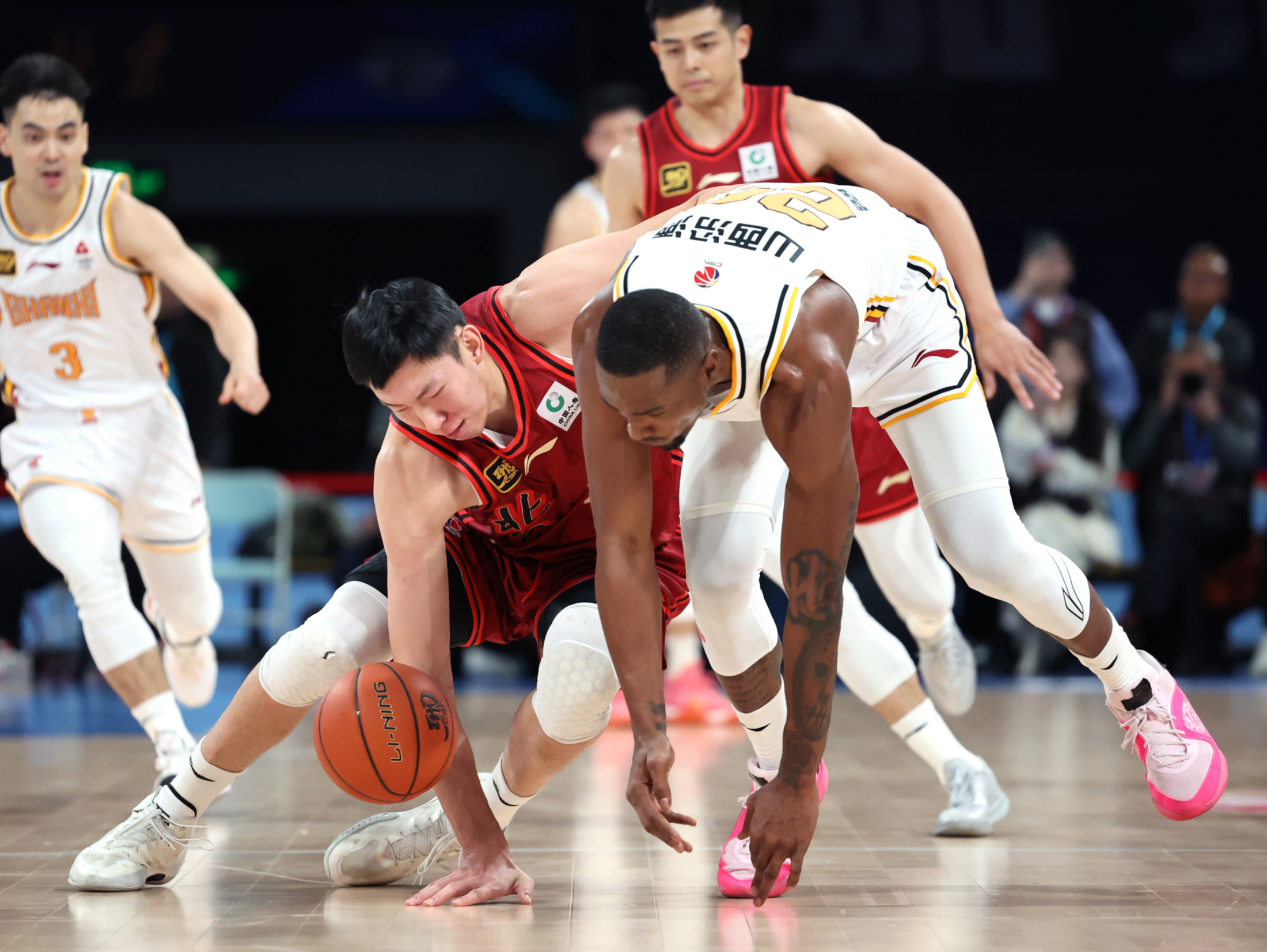 开云在线平台-冲刺阶段纽约尼克斯门线救险——CBA常规赛节点到来,震撼外界,年轻球员得到机会的简单介绍
